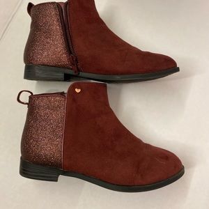 Wonder Nation booties for girls Size 2.